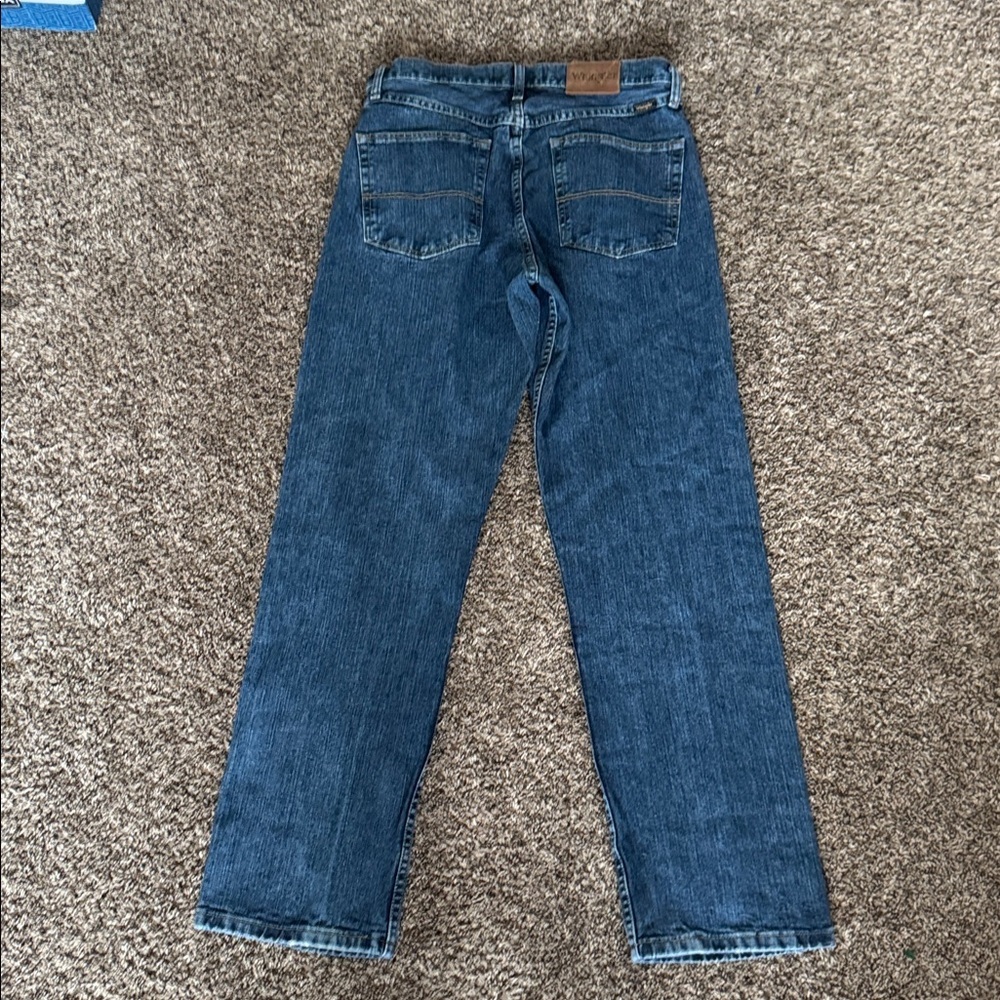 Wrangler 32 x 31 Medium Wash Regular Fit - Picture 8 of 12